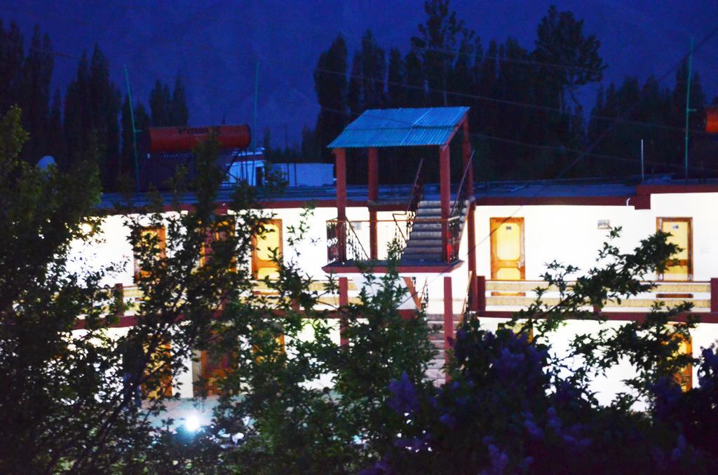 Beyond Stay - Kanika Himalayan View Лех Екстериор снимка