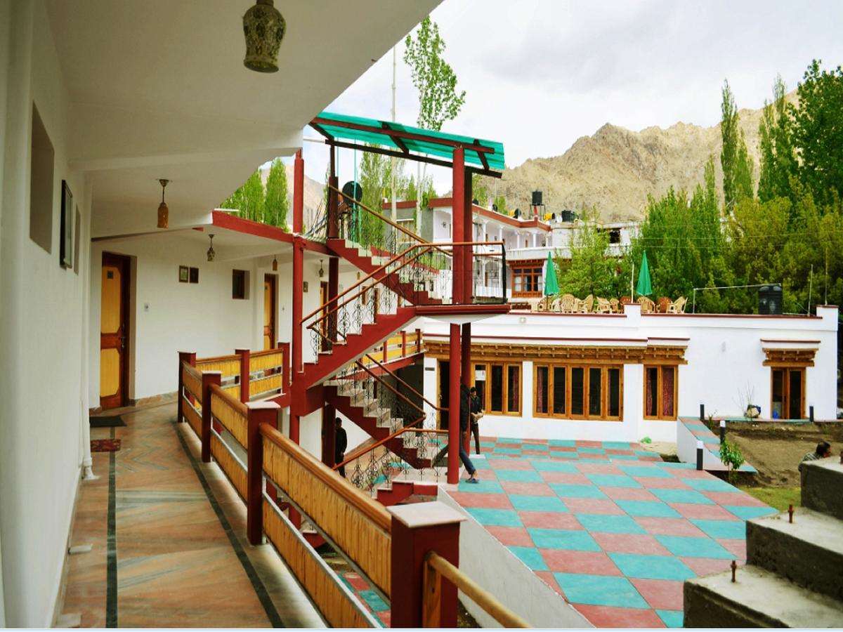 Beyond Stay - Kanika Himalayan View Лех Екстериор снимка