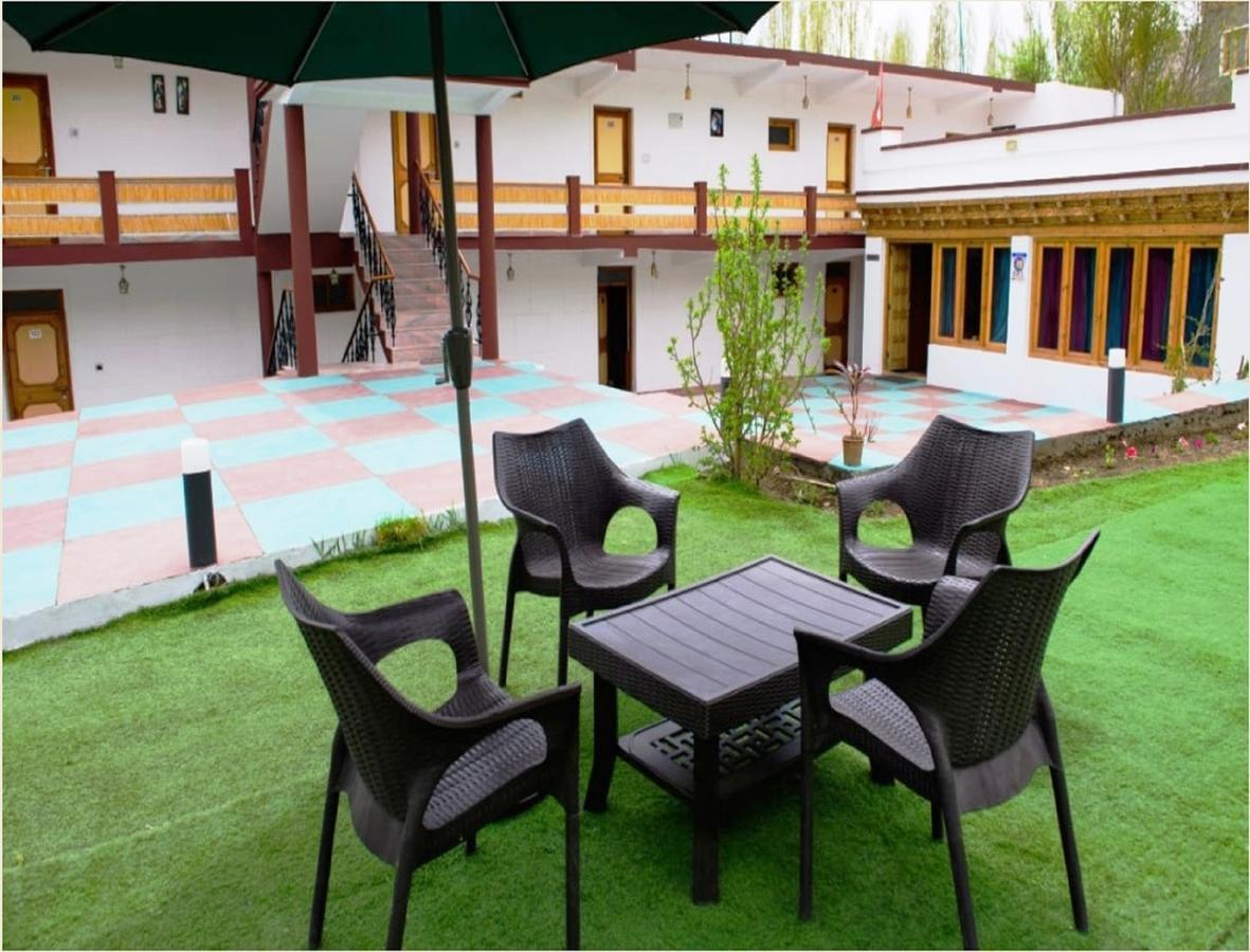 Beyond Stay - Kanika Himalayan View Лех Екстериор снимка