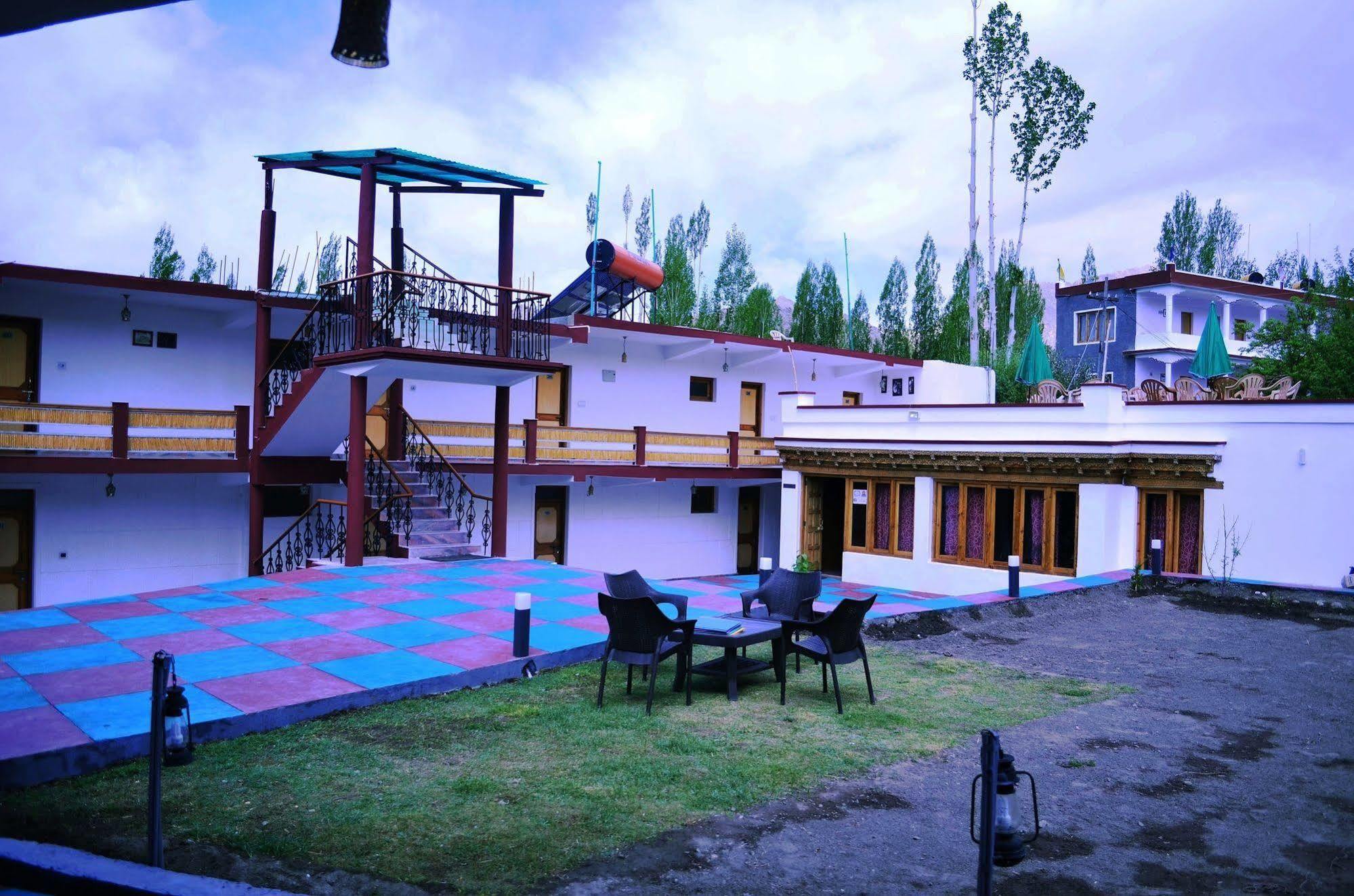 Beyond Stay - Kanika Himalayan View Лех Екстериор снимка