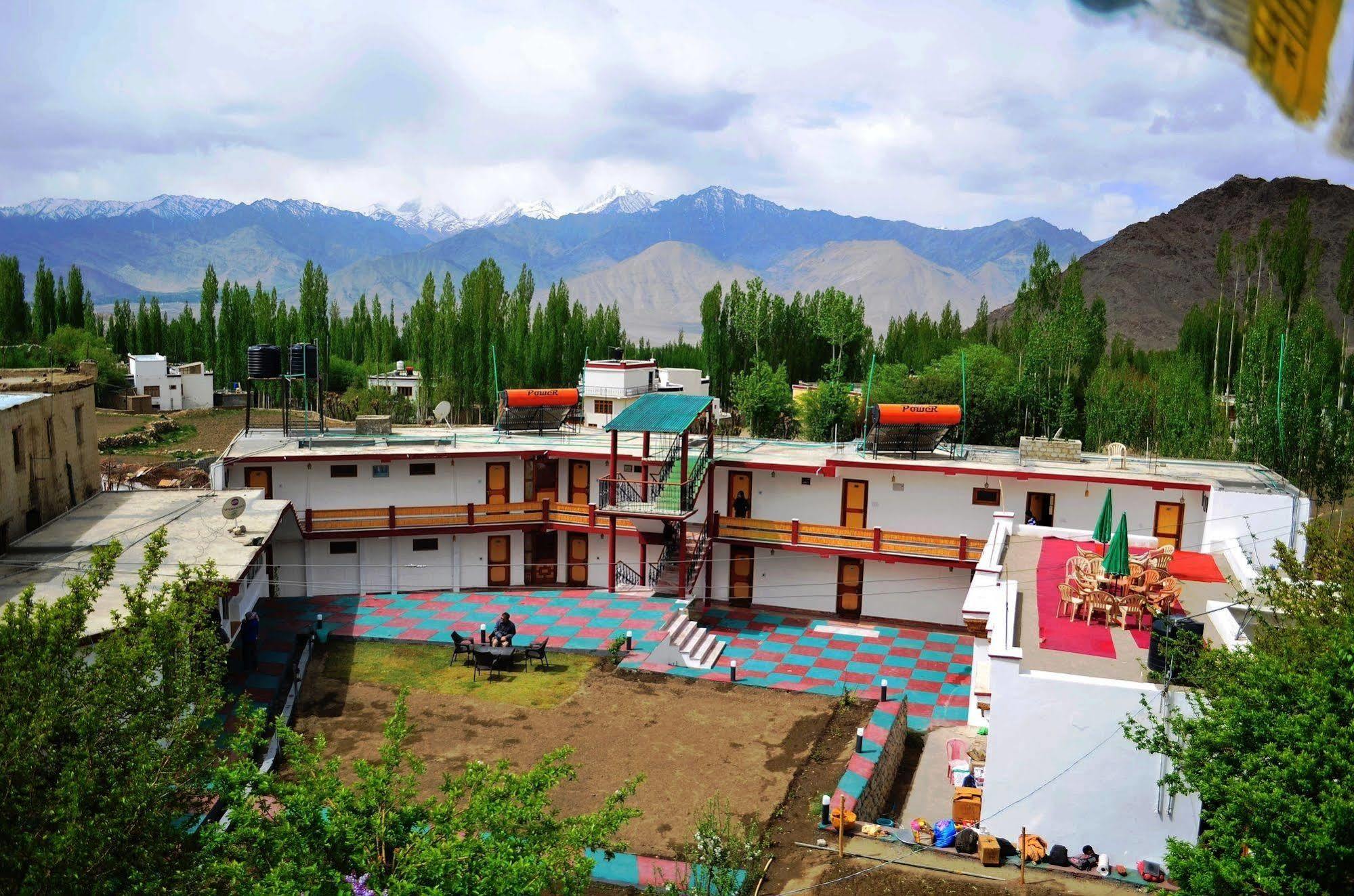 Beyond Stay - Kanika Himalayan View Лех Екстериор снимка