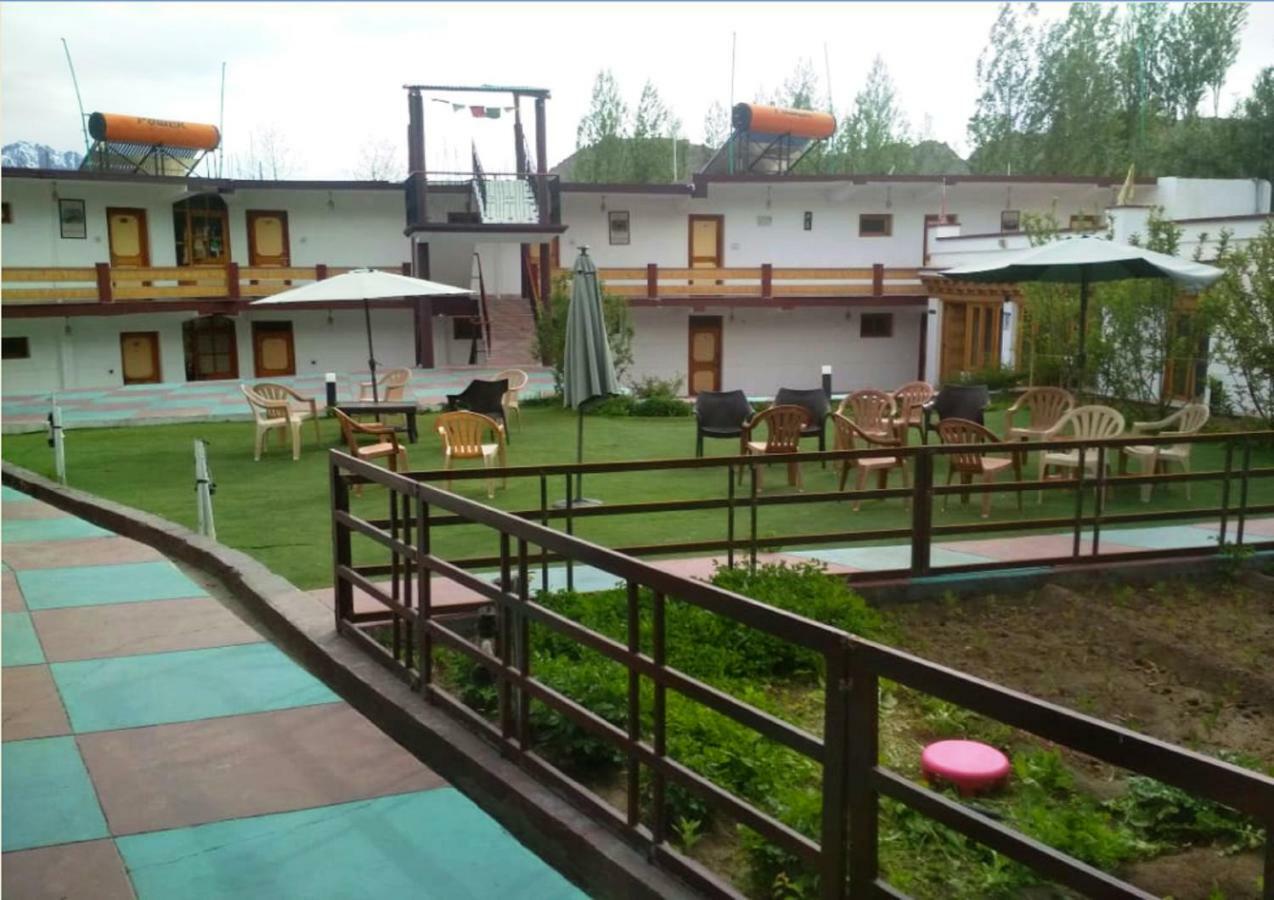 Beyond Stay - Kanika Himalayan View Лех Екстериор снимка